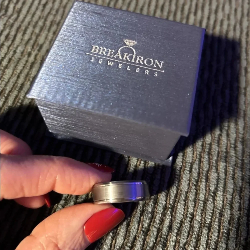 NEW Mens 9mm Tantalum gray Wedding Band $1000 MSRP